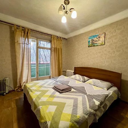 Квартира Эконом-Класса Возле Метро Левобережная 基輔 外观 照片