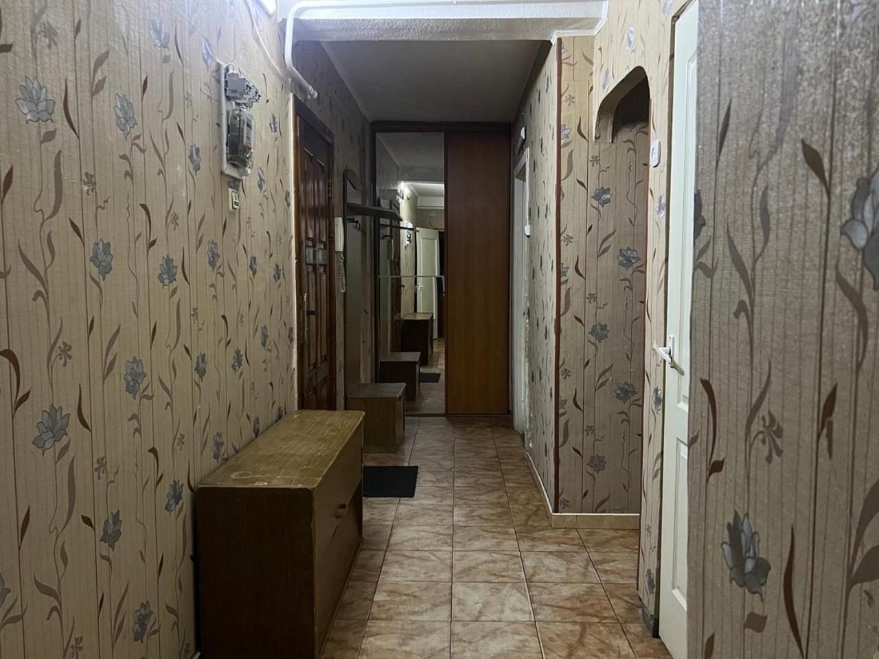 Квартира Эконом-Класса Возле Метро Левобережная 基輔 外观 照片